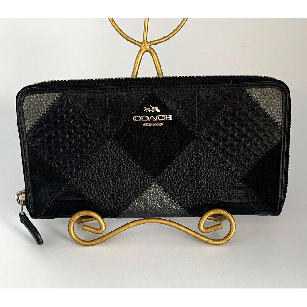 Coach Black Zip-Around Wallet Argyle/Diamond Patchwork Logo Zipper Credit Card